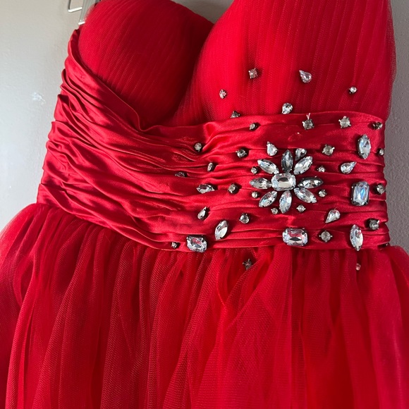 Cinderella Red Strapless cocktail dress - Picture 3 of 3